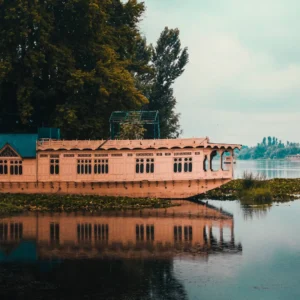 Discover Kashmir Valley Houseboat with VTSPL