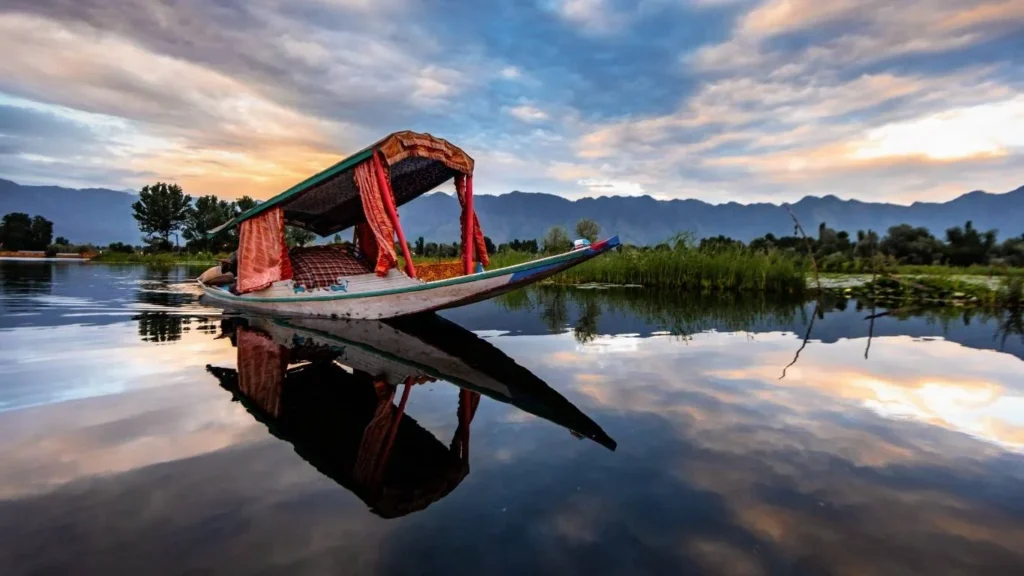 Discover Kashmir Valley Tour Package with VTSPL