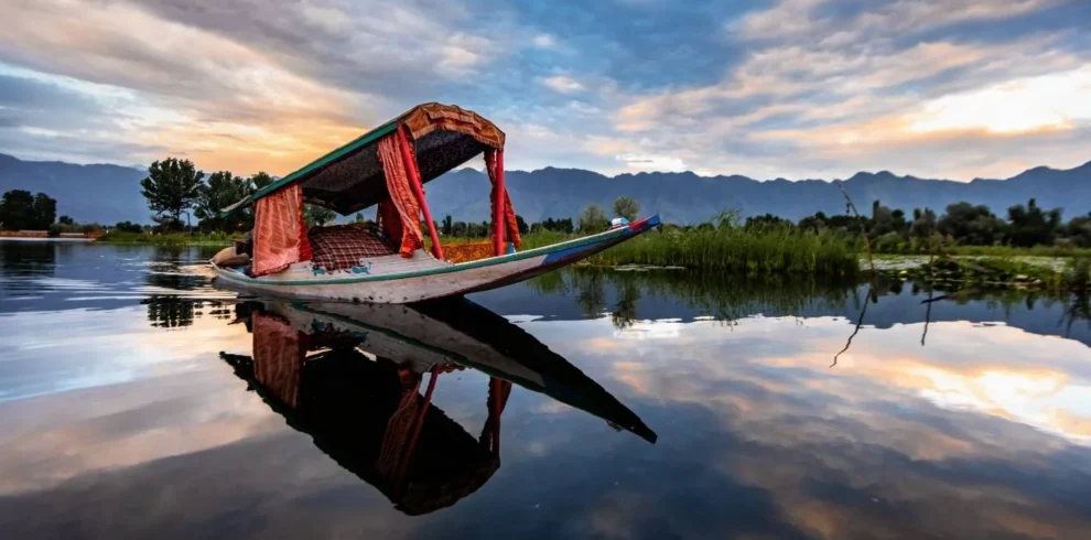 Discover Kashmir Valley Tour Package with VTSPL