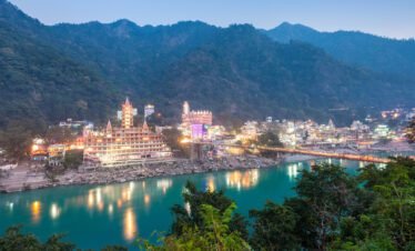 Grand Indian Odyssey: From the Capital to the Holy Ganges
