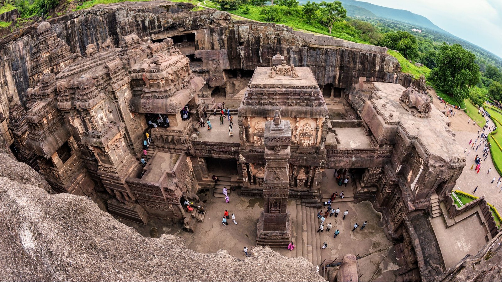 Temples and Caves: A 10-Day Spiritual Expedition Across Maharashtra