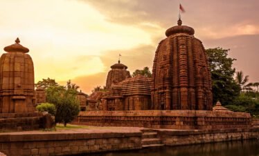 Maharashtra Marvels: 6-Day Journey through Ancient Temples and Cave Complexes