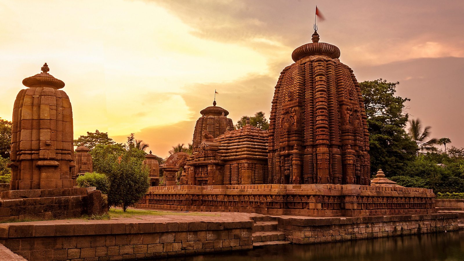 Maharashtra Marvels: 6-Day Journey through Ancient Temples and Cave Complexes