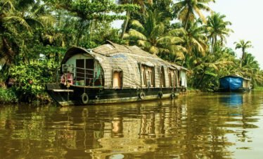 Kerala-Tamil Nadu Exploration: From Backwaters to Beaches