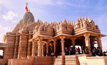 Grand Cultural Tour: From Varanasi to Delhi