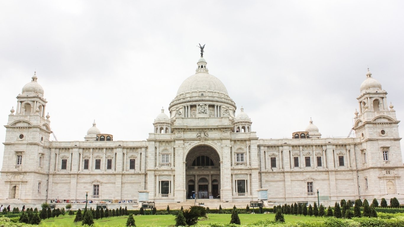 Mystic Meghalaya and Colonial Kolkata: A 8-Day Cultural and Scenic Adventure