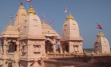 Spiritual and Historical Sojourn through Delhi, Varanasi, Prayagraj, and Ayodhya