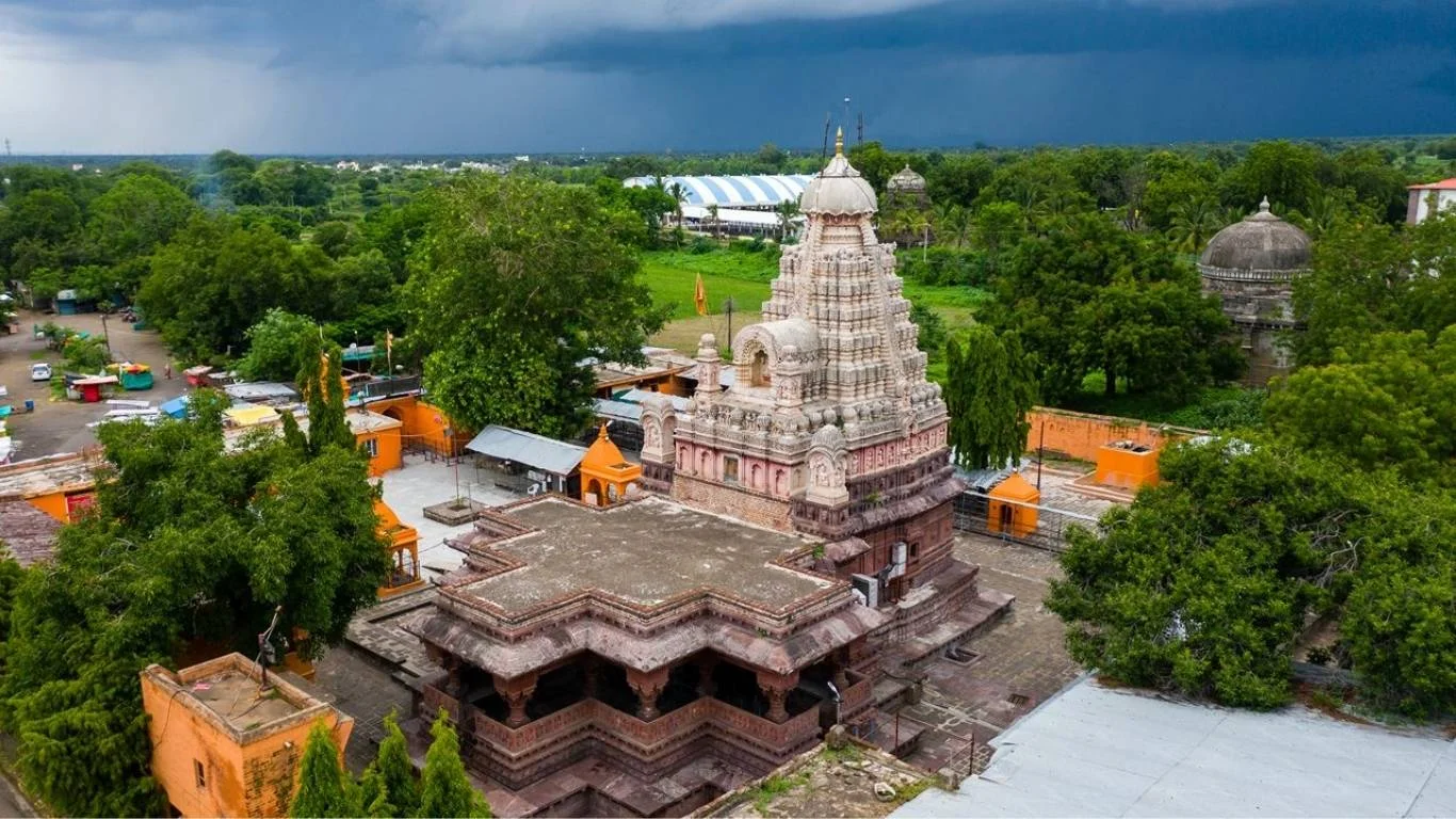 Discover Maharashtra Spiritual Tour Package witH VTSPL