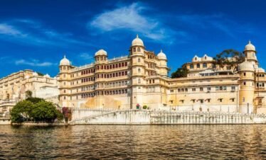 Golden Triangle and Beyond: An Enchanting 14-Day Journey through India